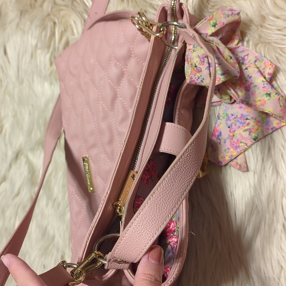 Pink Betsey Johnson purse bag tote with detachable bow and adjustable strap - Picture 6 of 11
